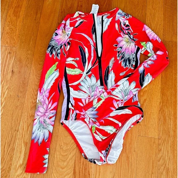 Trina Turk Shangri La long sleeve Paddle Suit - Picture 6 of 6